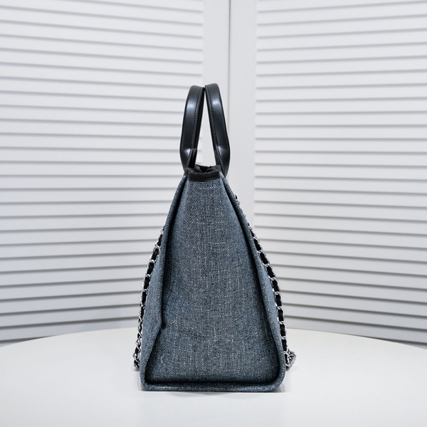 シャネルバッグ背面デザイン